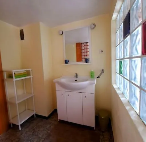 Romantischer Mit Schoenem Ausblick بيت للعطل